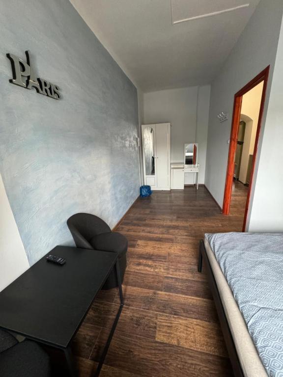 Hotelowe Pokoje Paris -Rynek Centrum- City One Kielce Exteriör bild